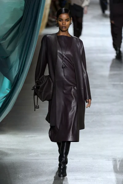 Look 43